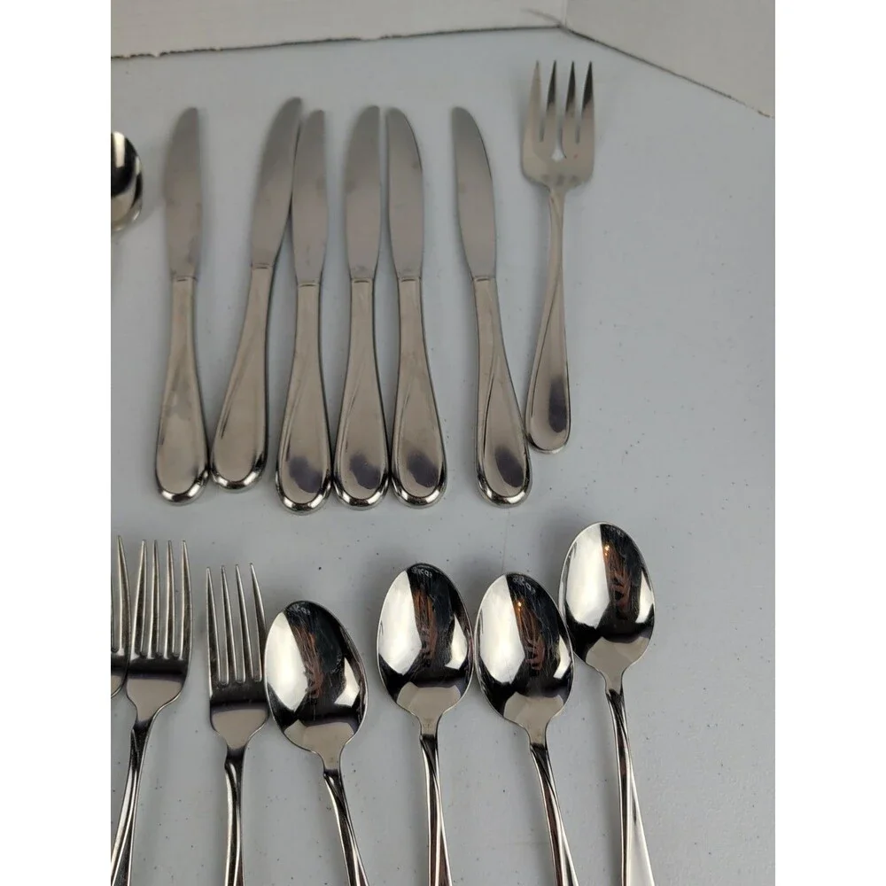 Oneida USA Flight Reliance Stainless Flatware Glossy 39 Piece Set